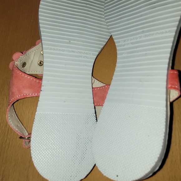 sandals - Picture 5 of 5